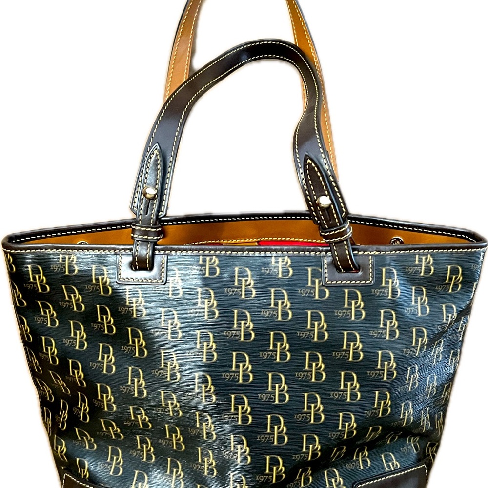 Vintage Dooney Bourke 1975 Signature Vanessa
Coated Nylon Large Tote Bag EUC